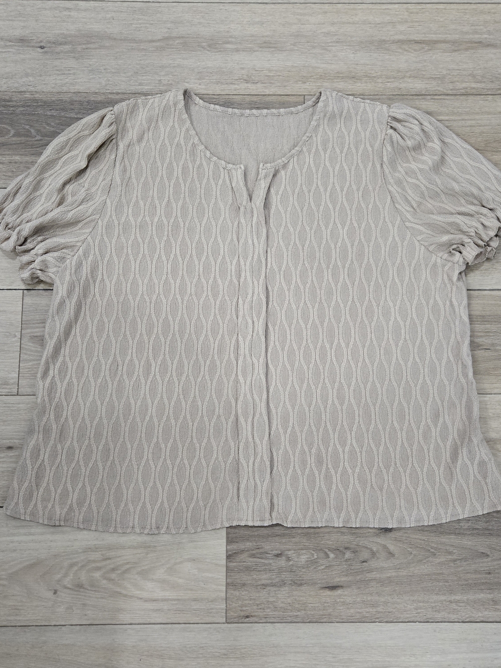 Womens Plus Size 5x Camel Color Textured Puff-Sleeve Top V Neck